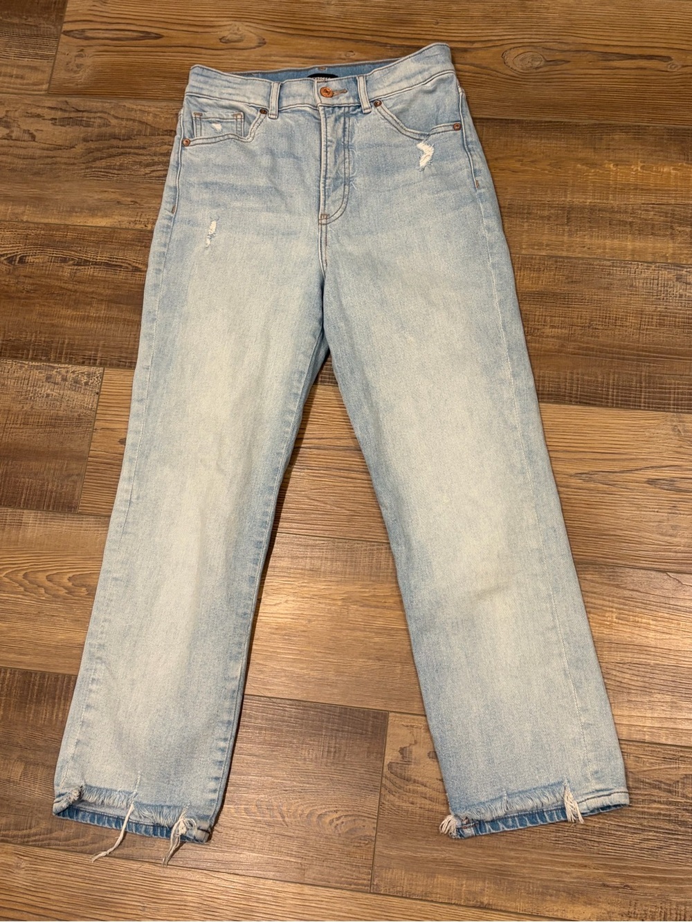 Express Light Wash lightly distressed Straight-Leg Jeans
